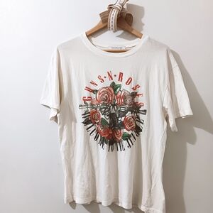Daydreamer Guns N Roses Ivory Cream Welcome To The Jungle Red Floral Graphic Tee